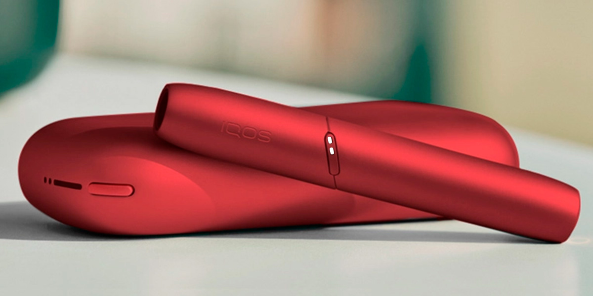 IQOS 3 DUO nella versione IQOS limited edition Radiant Red