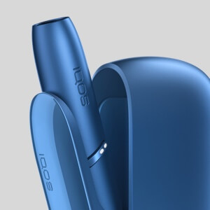 DIspositivo IQOS 3 DUO aperto in blu