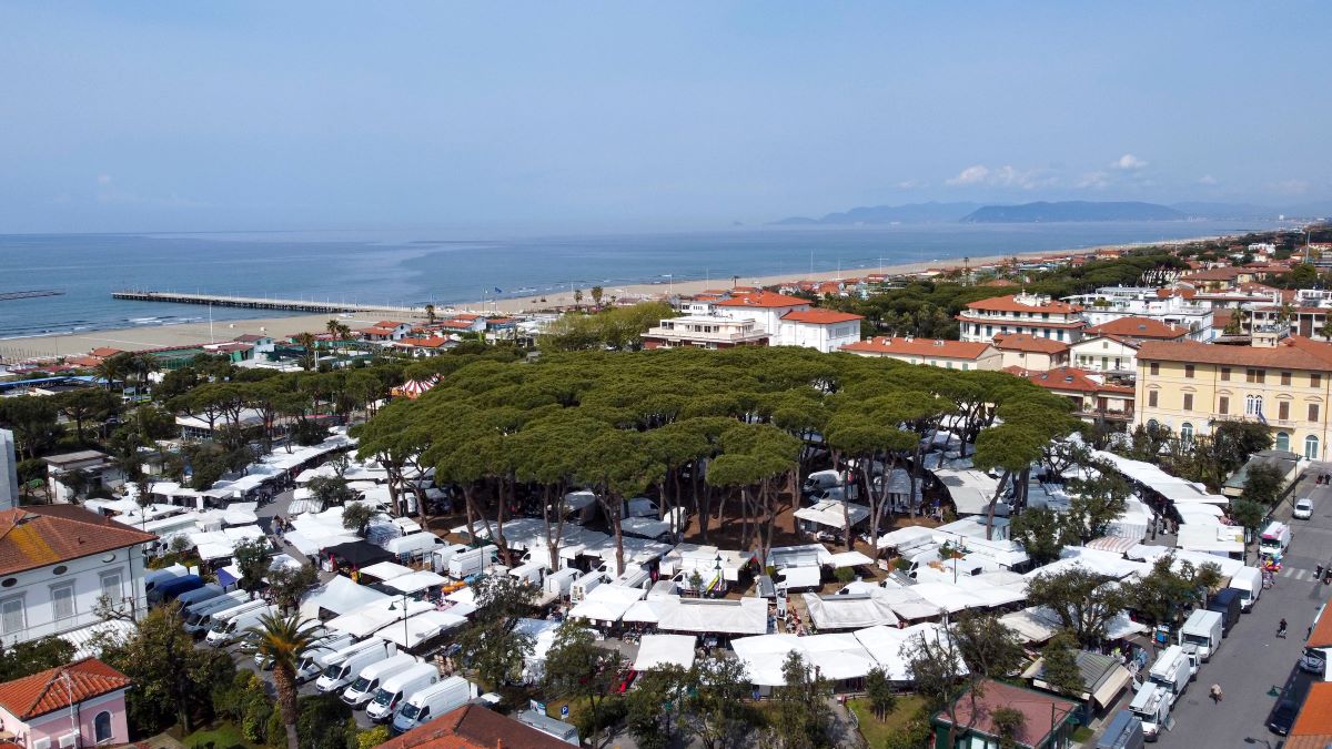 Il mercato di Forte dei Marmi: un’esperienza unica per le tue vacanze